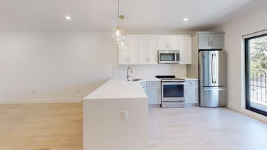 52 Withington St unit 7, Dorchester Center, MA 02124 - photo 4