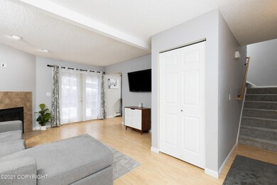 Living Room-20210324-8253