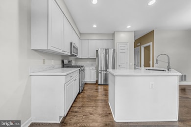 4676 Kell Ln, Alexandria, VA 22311 - photo 4