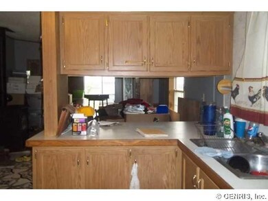 Other Breakfast bar looking into DR
