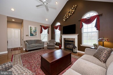 1010 Vintage Cir, Pennsburg, PA 18073 - photo 4