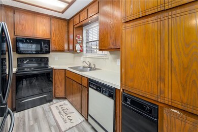 608 Black Hawk Dr, Norman, OK 73072 - photo 4