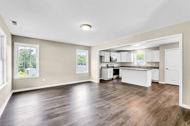 877 Breeze Hill Rd, Asheboro, NC 27203 - photo 5