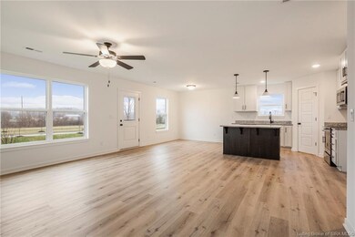 865 Wolf Run Park Blvd, Jeffersonville, IN 47130 - photo 5