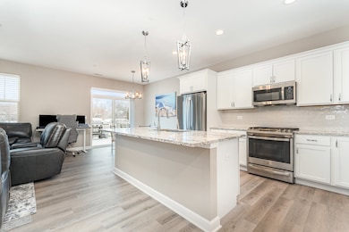 253 Masters Dr, Addison, IL 60101 - photo 4