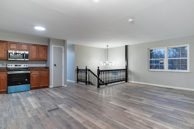 580 Bessinger Dr, Cincinnati, OH 45240 - photo 2