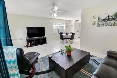 608 Normandy Ln unit M, Delray Beach, FL 33484 - photo 5