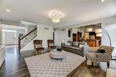 17723 Westhampton Woods Dr, Chesterfield, MO 63005 - photo 5