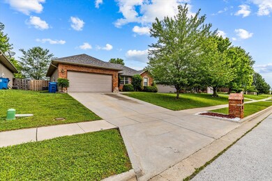 881 W Pembrook Ave, Nixa, MO 65714 - photo 3