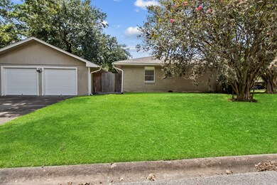 1003 W 31st St, Houston, TX 77018 - photo 4