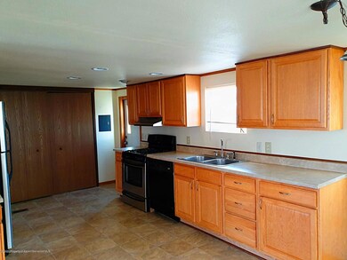 330 Hawthorn St, Craig, CO 81625 - photo 2