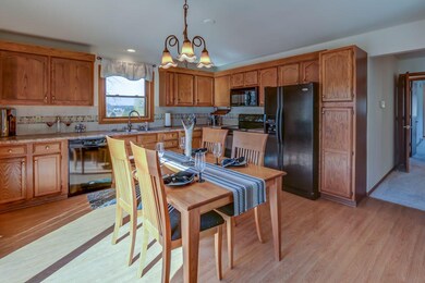 7265 Squire Cir, Middleton, WI 53562 - photo 5