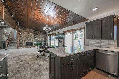 32 Captain Leach Dr, Mandan, ND 58554 - photo 6