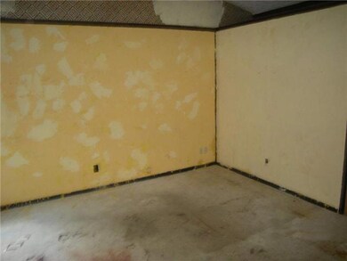 1634 Dundee Ct, Columbus, OH 43227 - photo 5