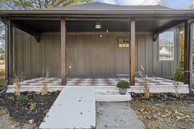 111 N Hogan St, Pryor, OK 74361 - photo 3