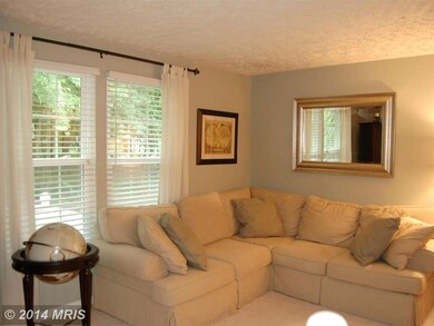 1537 Woodcrest Dr, Reston, VA 20194 - photo 6