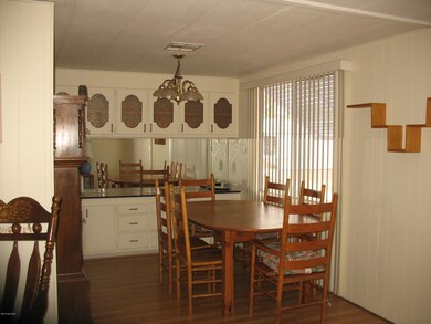 5502 Circle Z Dining