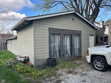 18 E North St, New Palestine, IN 46163 - photo 2