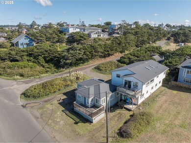 563 SW 4th St, Newport, OR 97365 - photo 2