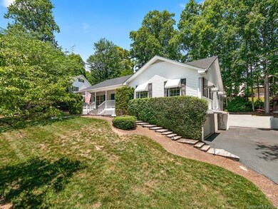 67 Chestnut Ln, Hendersonville, NC 28792 - photo 3