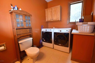 Main Bath & Laundry