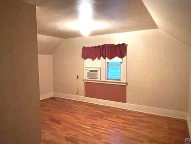 628 SW Oakley Ave, Topeka, KS 66606 - photo 4