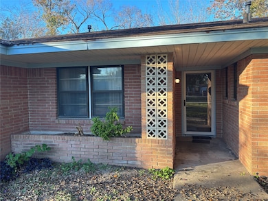 Front Entrance with Bricked Planter