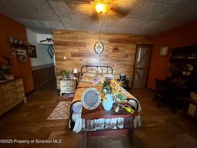 525 Shawnee St, Hanover Township, PA 18706 - photo 6