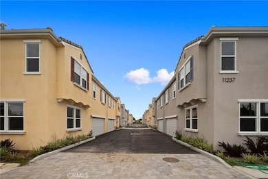 11237 Gladhill Rd unit 4, Whittier, CA 90604 - photo 2