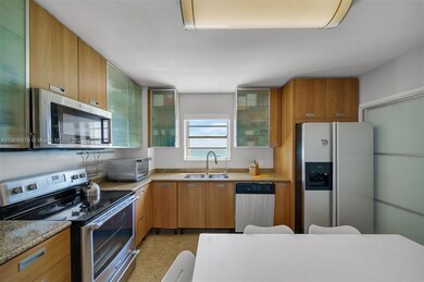 Corinthian unit 10G, Miami Beach, FL 33140 - photo 4