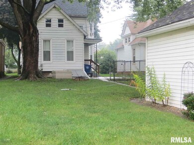 2321 Mckinley Ave, Davenport, IA 52802 - photo 2