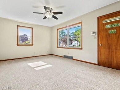 483 W Omar St, Struthers, OH 44471 - photo 3