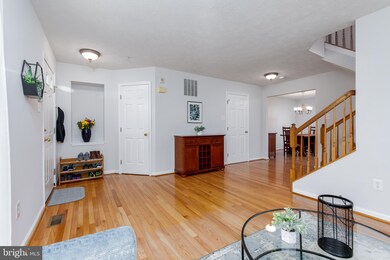 9649 Hurstborne Rd, Columbia, MD 21046 - photo 6