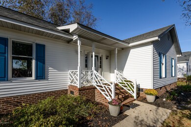 596 Bayberry Ln, Winterville, NC 28590 - photo 2