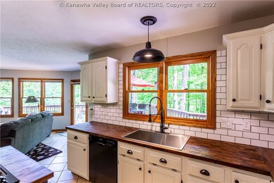 237 Cedar Dr, Teays Valley, WV 25560 - photo 7