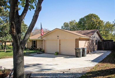 1233 Willowwood Dr, Cleburne, TX 76033 - photo 3