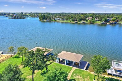 1024 Kiowa Dr E, Gainesville, TX 76240 - photo 2