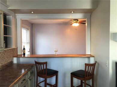 522 West Ave unit 1 R, Pawtucket, RI 02860 - photo 2