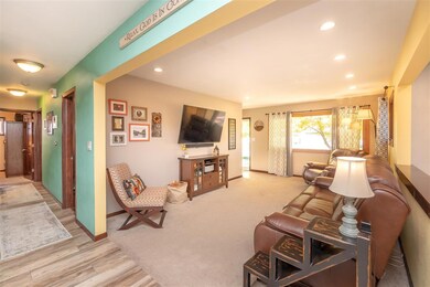 4041 Mark Dr, Waterloo, IA 50701 - photo 6