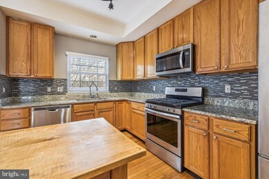 20820 Mountain Lake Terrace, Germantown, MD 20874 - photo 4