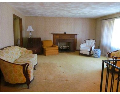 697 Pound Hill Rd, North Smithfield, RI 02896 - photo 5