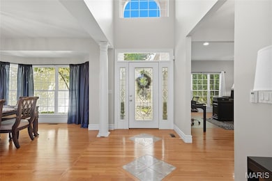 1123 Cabinview Ct, Chesterfield, MO 63017 - photo 2