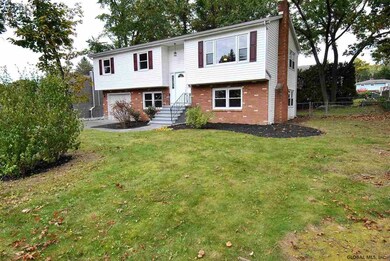 18 Bethwood Dr, Albany, NY 12211 - photo 2