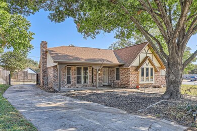 2100 Cannon Dr, Hurst, TX 76054 - photo 2