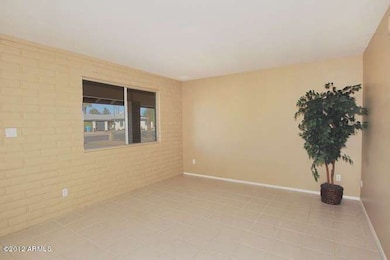 3735 W Sahuaro Dr Phoenix AZ-small-007-L