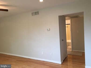 2904 Peyton Randolph Dr unit 201, Falls Church, VA 22044 - photo 4
