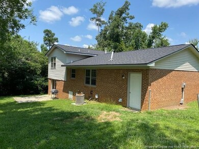 7555 Selwyn Ct, Fayetteville, NC 28303 - photo 2