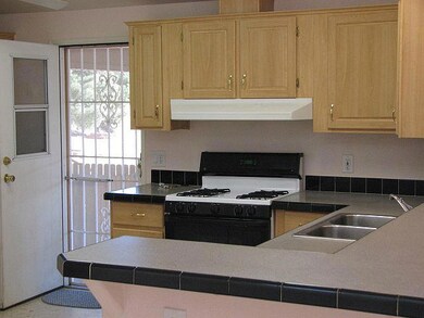 Kitchen has Breakfast Bar