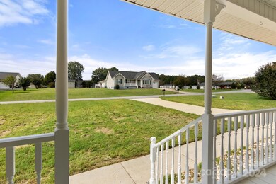 111 Hampton Glen Dr, Statesville, NC 28625 - photo 3