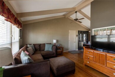 7104 Melrose Ln, Shawnee, KS 66203 - photo 3